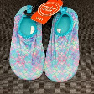 New with tags Girl's Wonder Nation water shoe Size 9-10